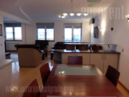 CRVENI KRST | 4zida.rs