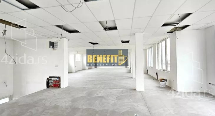 Poslovna zgrada | 4zida