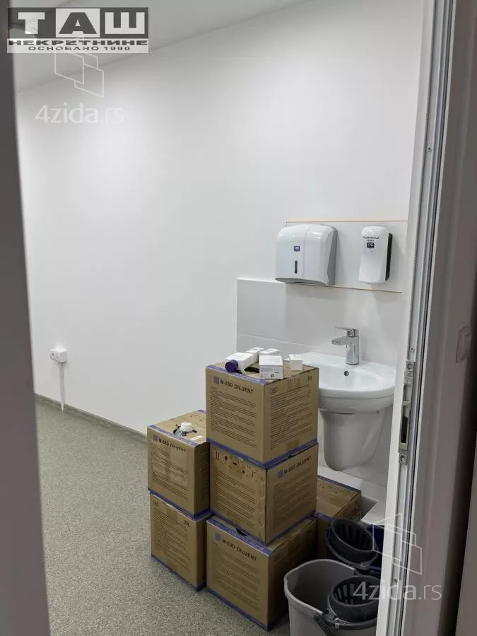Lokal | 4zida