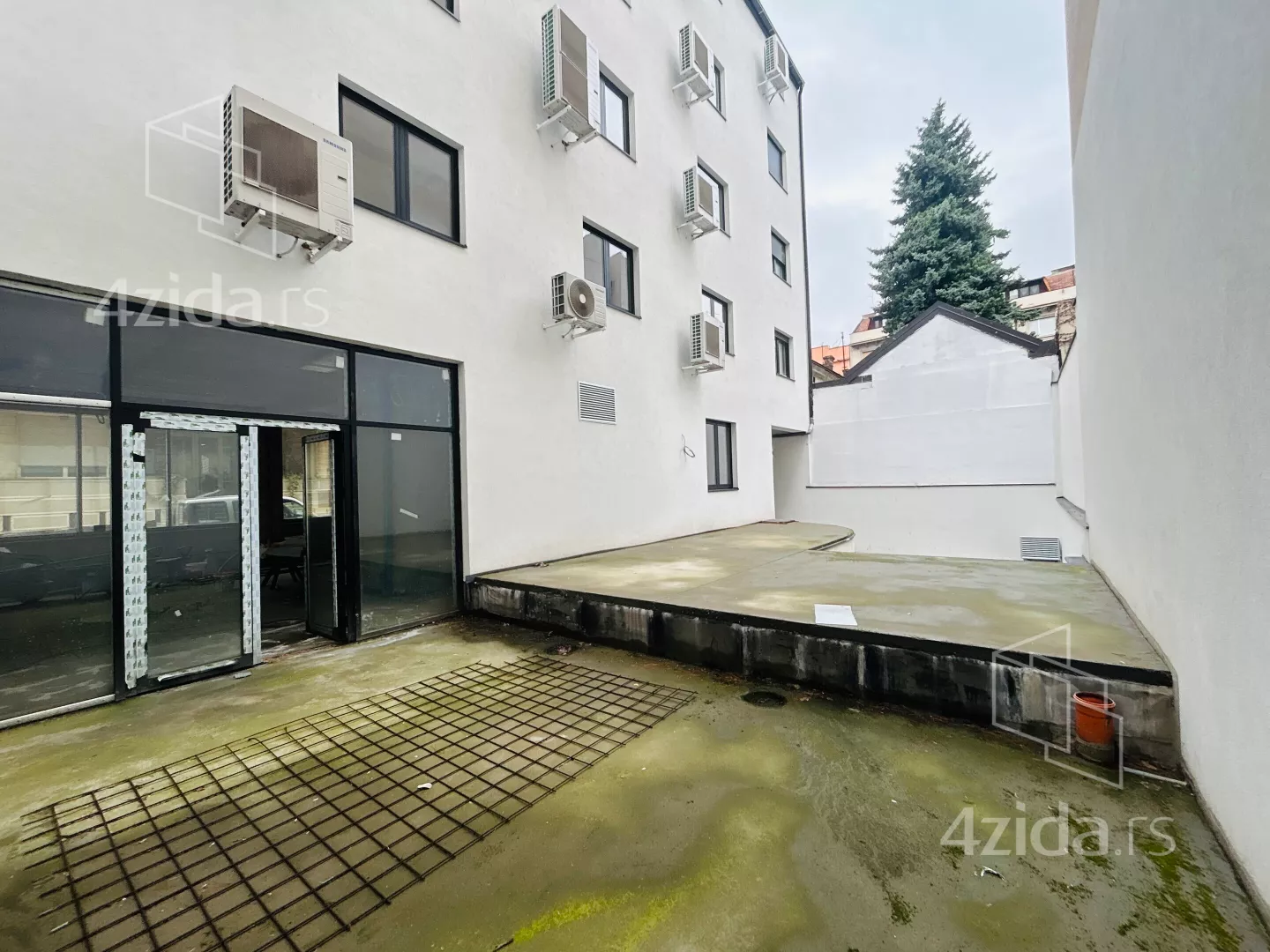 Poslovni prostor | 4zida