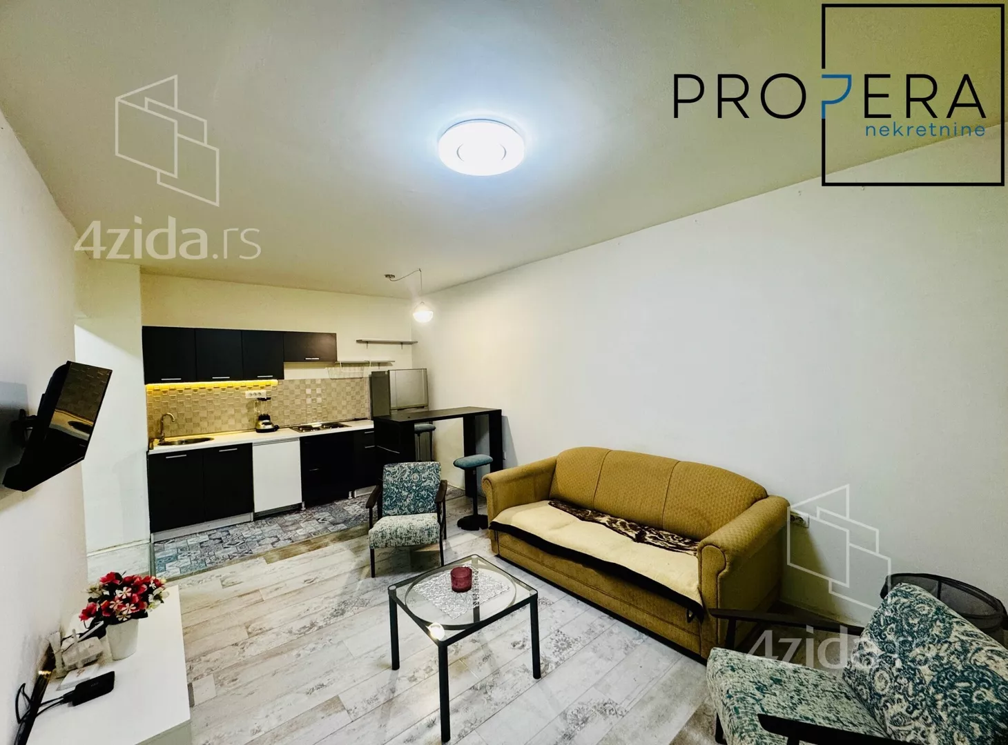 Jednoiposoban stan | 4zida