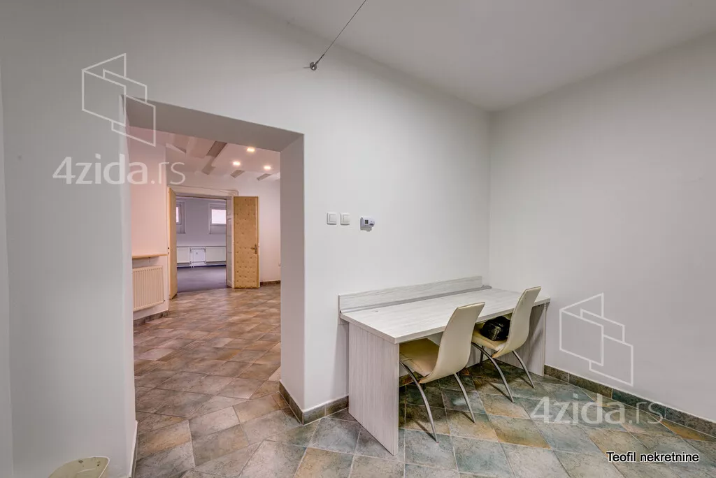 Poslovni prostor | 4zida