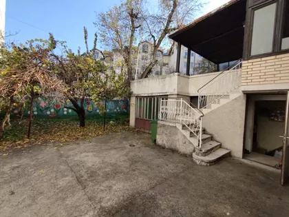 Trg Učitelj Tase | 4zida.rs