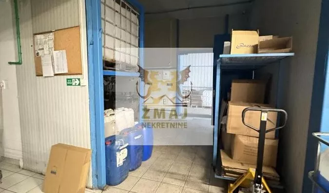 Poslovna zgrada | 4zida