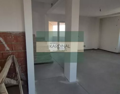 Šestosoban stan | 4zida