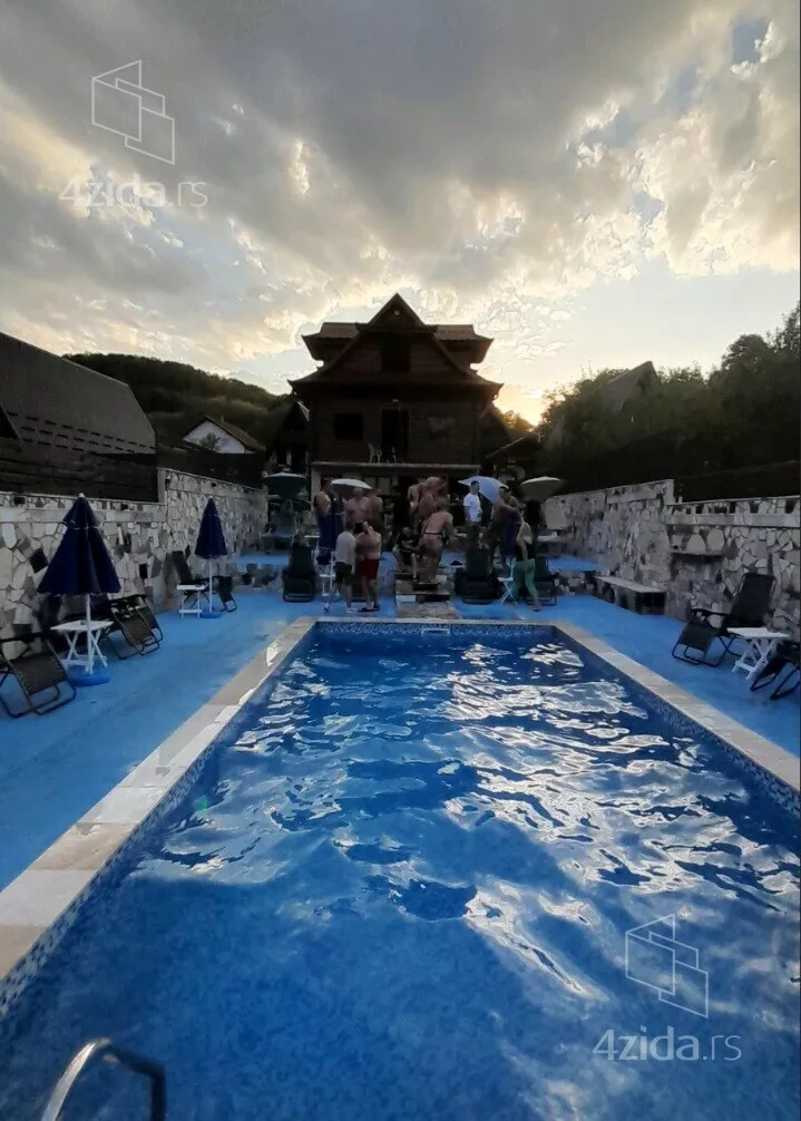 5-etažna kuća | 4zida