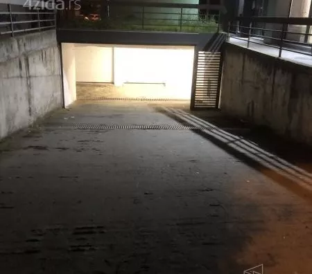 Garaža/Parking | 4zida