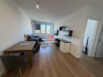 Heroja Pinkija | 4zida.rs