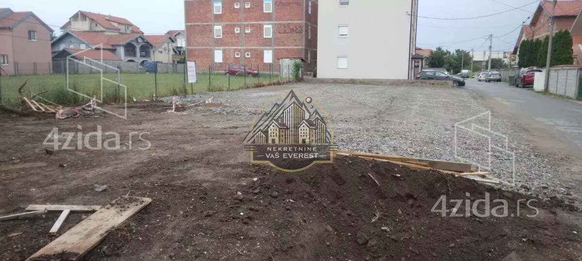Plac | 4zida