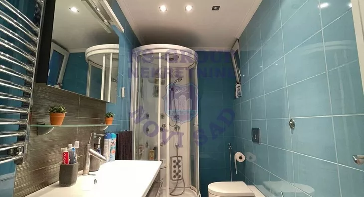 Sedmosoban stan | 4zida