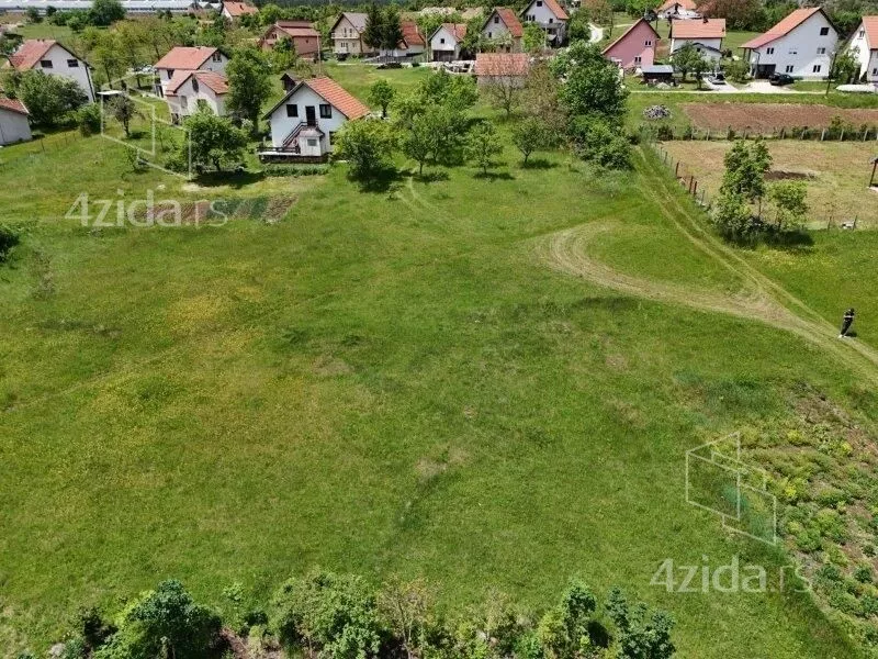 Plac | 4zida