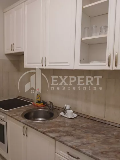 Obrenovićeva | 4zida.rs