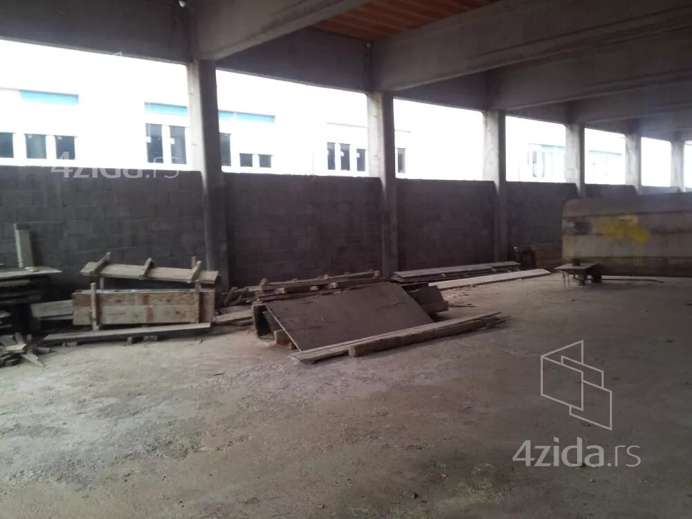 Poslovna zgrada | 4zida