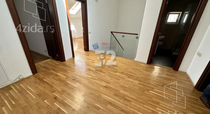 Četvoroiposoban stan | 4zida