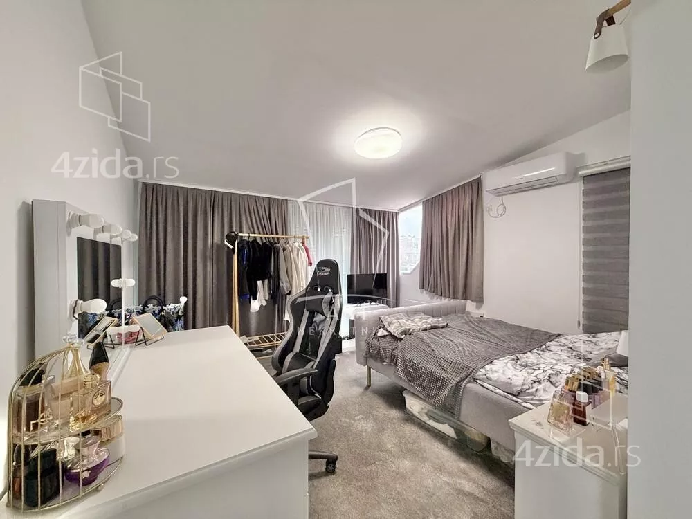 Petosoban stan | 4zida