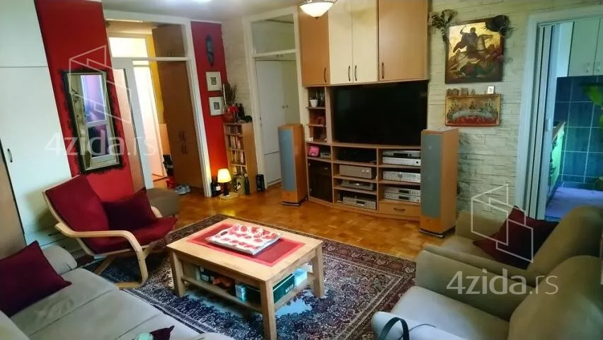 Troiposoban stan | 4zida