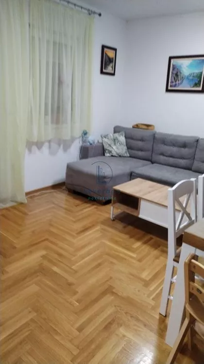 Surčinska | 4zida.rs