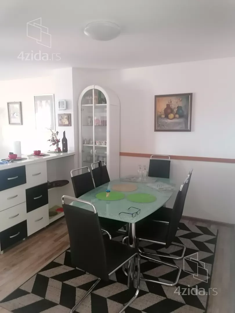 Troiposoban stan | 4zida
