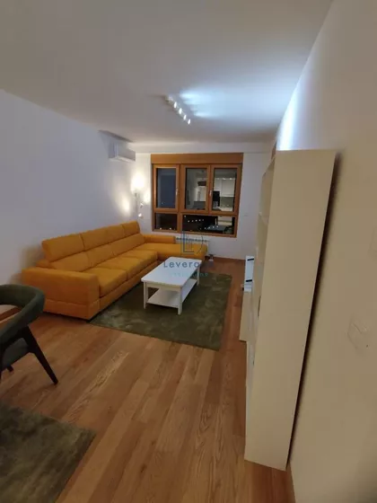 Tadije Sondermajera | 4zida.rs