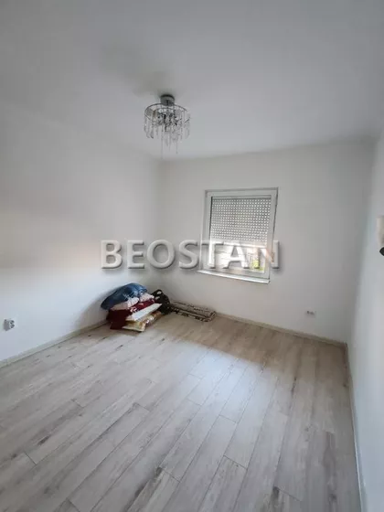 Železnik | 4zida.rs