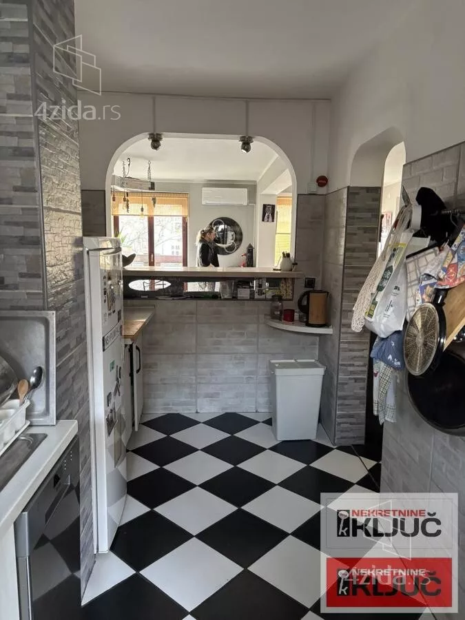 Četvorosoban stan | 4zida