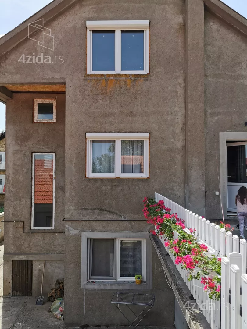 5-etažna kuća | 4zida