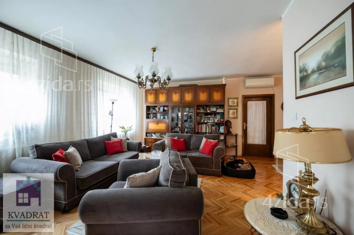 Troiposoban stan | 4zida