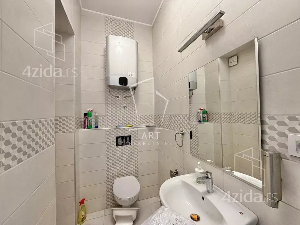 Petoiposoban stan | 4zida