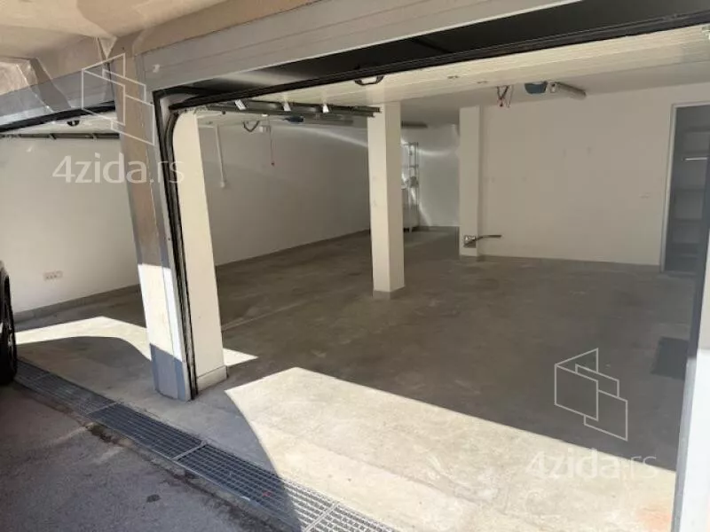 Šestoiposoban stan | 4zida