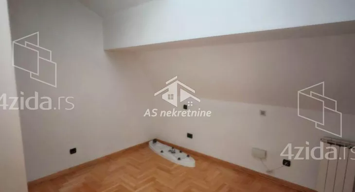 Šestosoban stan | 4zida