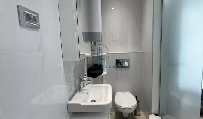 Četvoroiposoban stan | 4zida