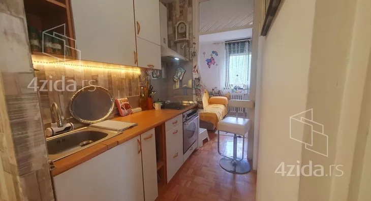 Petosoban stan | 4zida