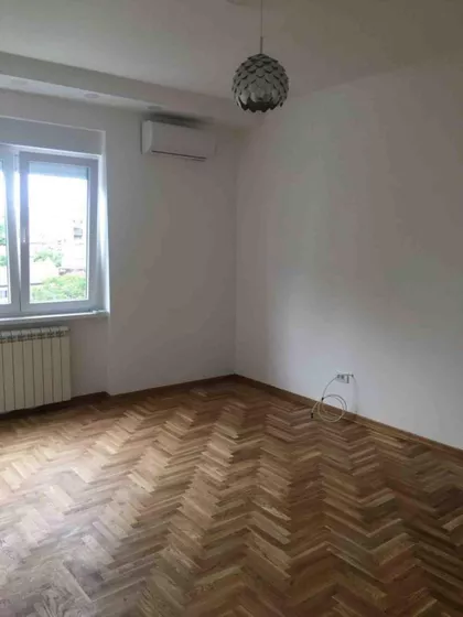 Cetinjska | 4zida.rs