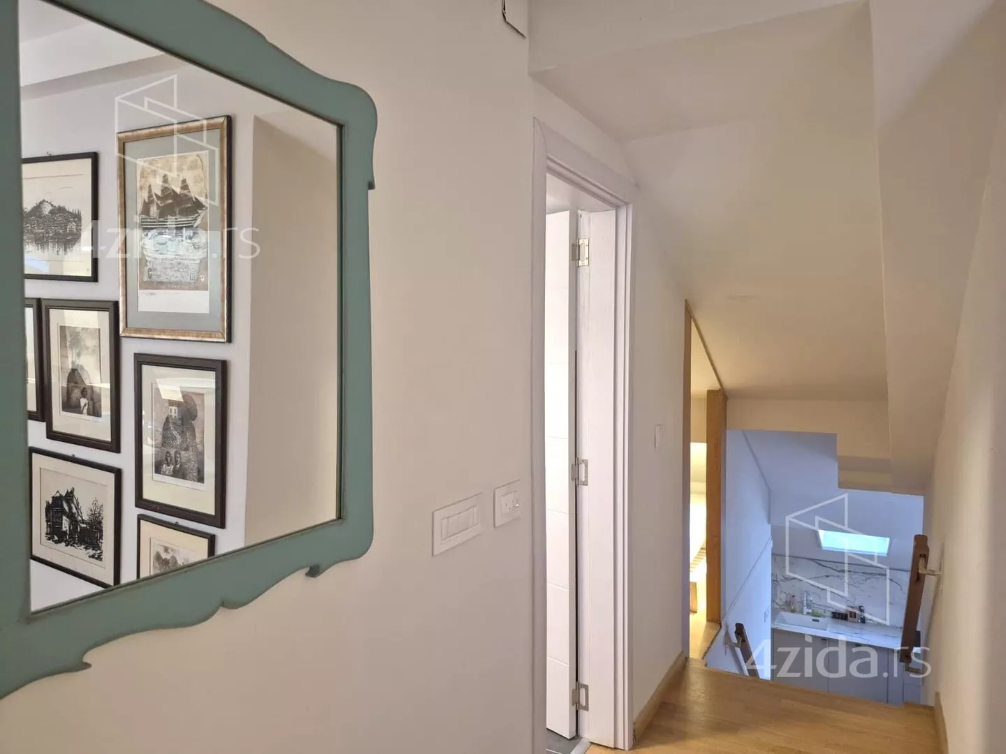 Četvoroiposoban stan | 4zida