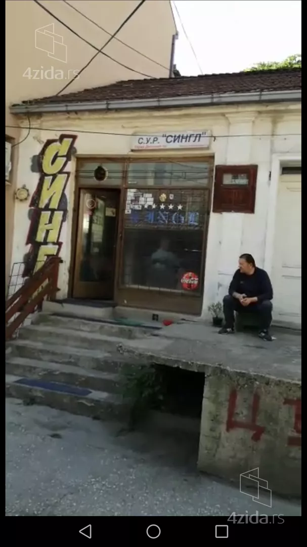 Lokal | 4zida
