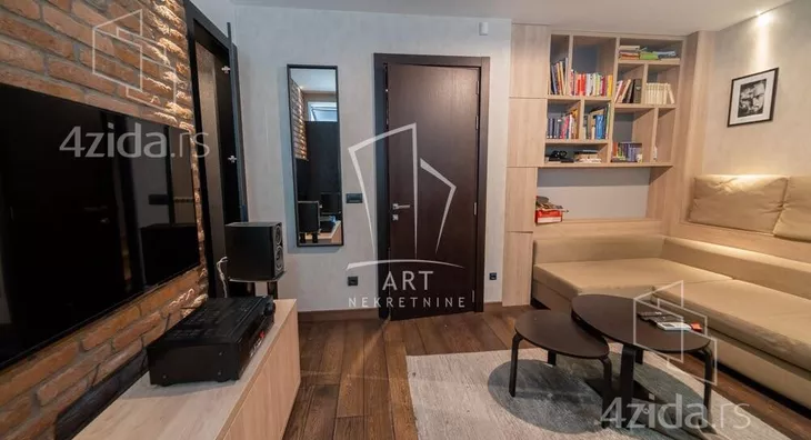 Petosoban stan | 4zida