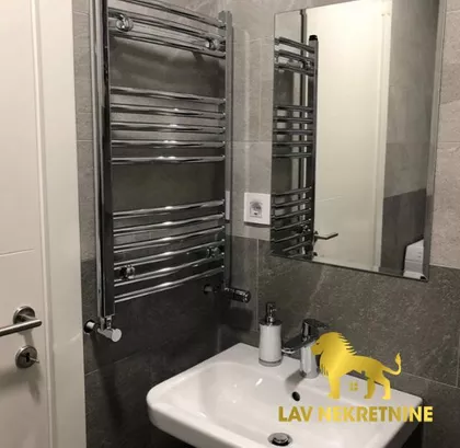 NARODNIH HEROJA | 4zida.rs