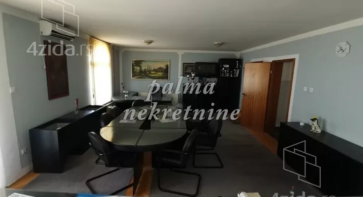 Poslovna zgrada | 4zida