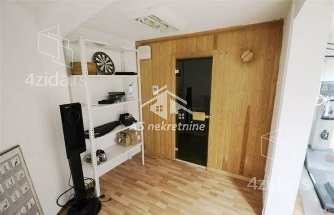 Četvoroiposoban stan | 4zida