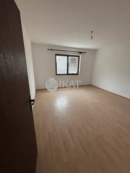 Profesora Mihala Filipa | 4zida.rs
