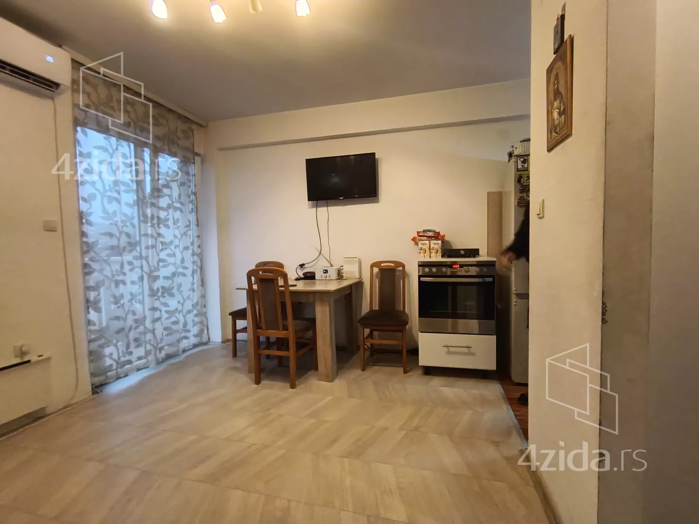 Jednoiposoban stan | 4zida