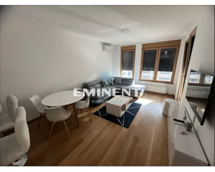 Tadije Sondermajera | 4zida.rs