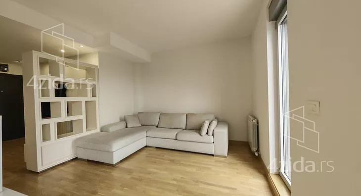 Četvoroiposoban stan | 4zida