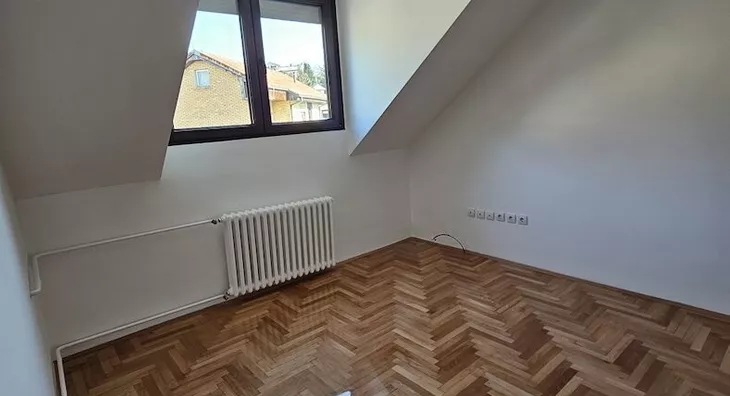 Šestosoban stan | 4zida