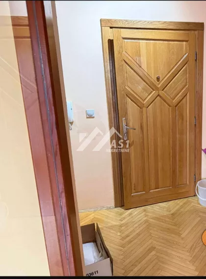 Zmaj Jovina | 4zida.rs