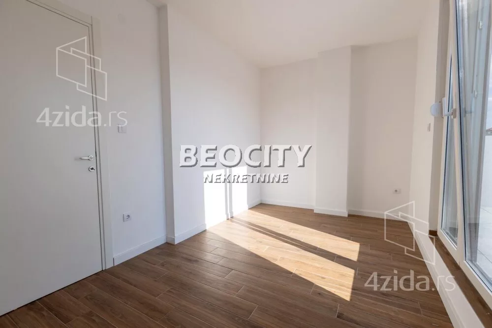 Četvoroiposoban stan | 4zida