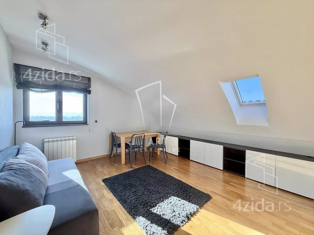 Petosoban stan | 4zida