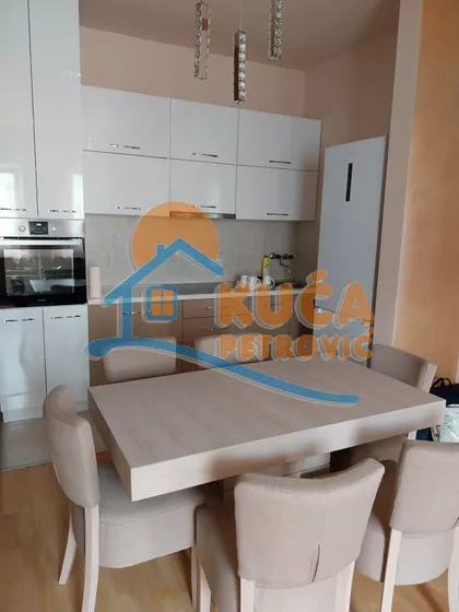 Obrenovićeva | 4zida.rs