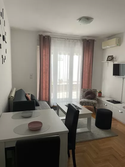 Gospodara Vučića | 4zida.rs