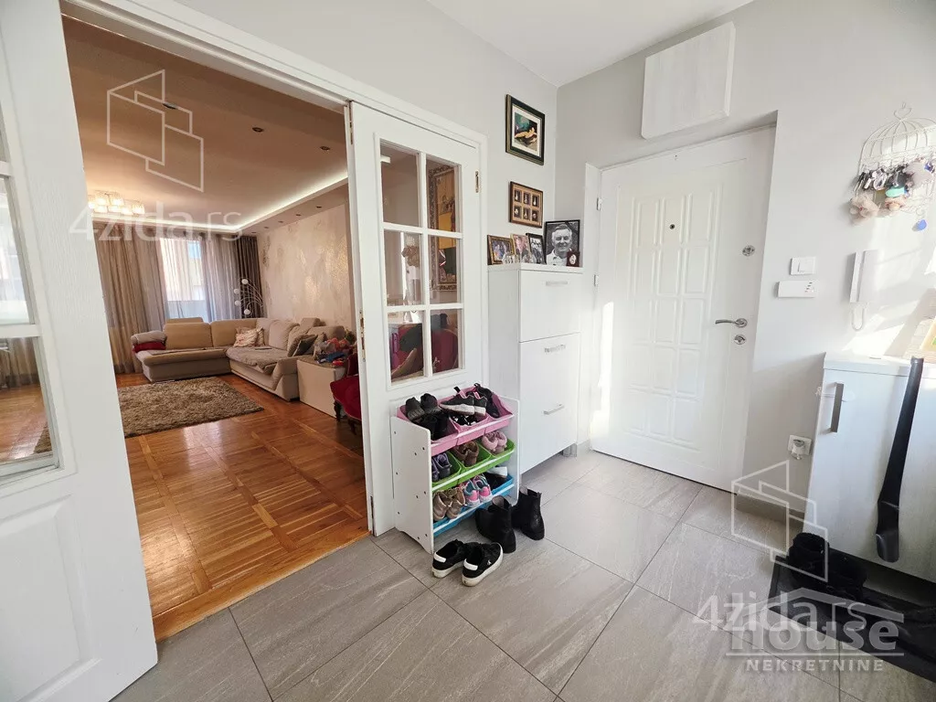 Četvorosoban stan | 4zida